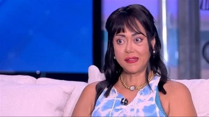 نهى العمروسي: «لا يوجد آيه قرآنية تحث على ارتداء الحجاب وعمري ما هلبسه»