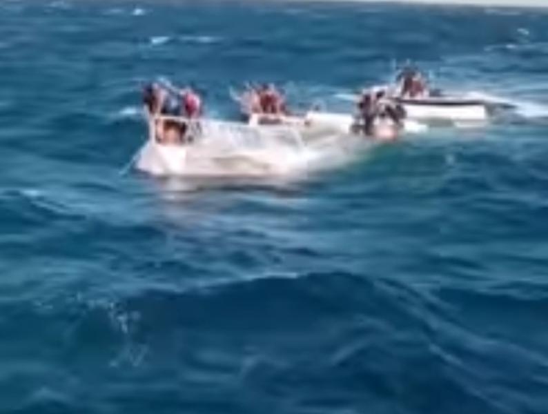 اللانش اثناء غرقه