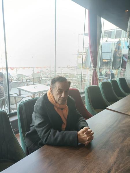 «على كرسي متحرك».. أول ظهور لـ حلمي بكر باجتماع الموسيقيين