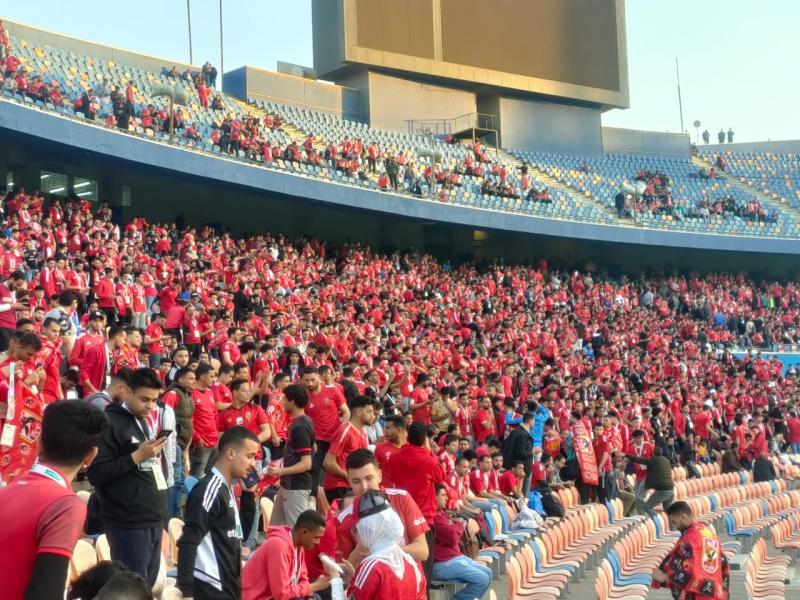 شاهد.. جماهير الأهلي تملئ استاد القاهرة قبل مواجهة الهلال