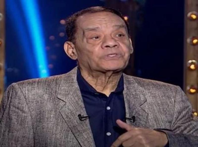 حلمى بكر 