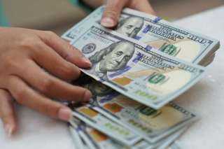 سعر الدولار مقابل الجنيه في أول يوم عمل للبنوك بعد رفع الفائدة 2%