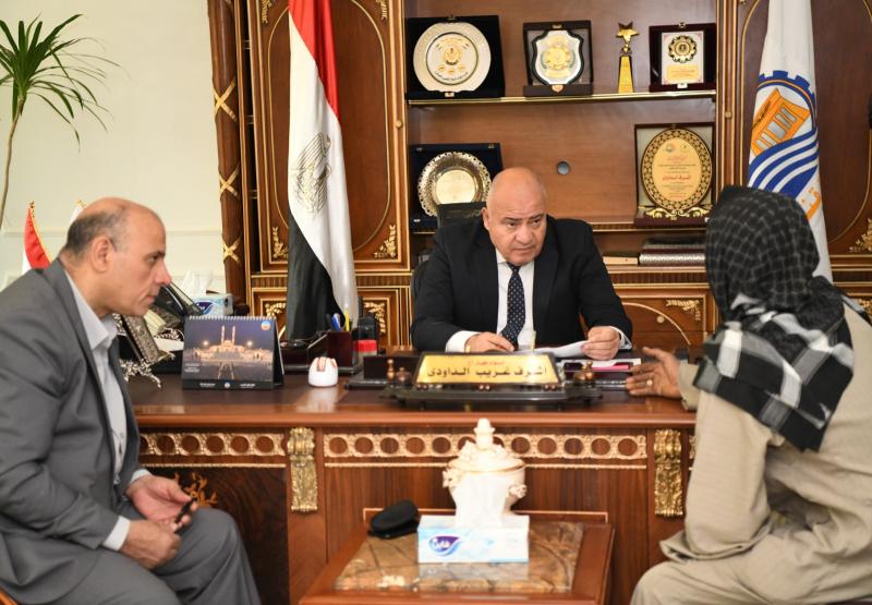 محافظ قنا 