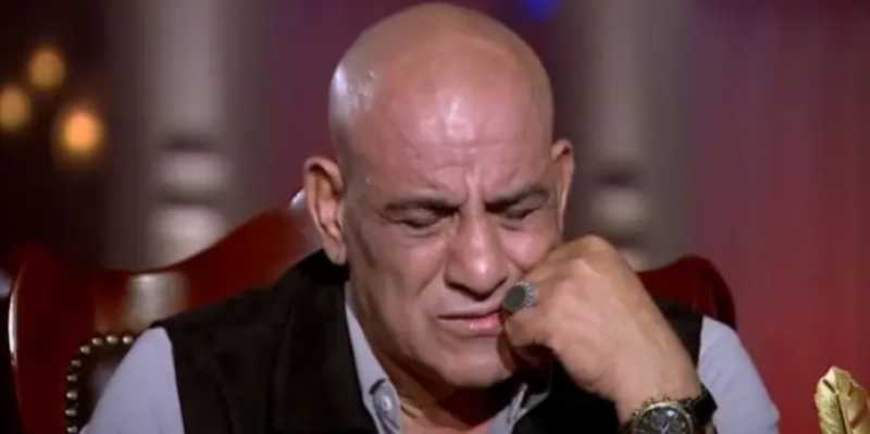 محمد لطفي يدخل في نوبة بكاء بسبب هيثم أحمد زكي.. اعرف الحكاية