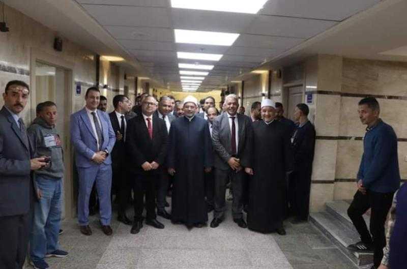 رئيس جامعة الأزهر يفتتح العيادات الخارجية بمستشفى الحسين الجامعي
