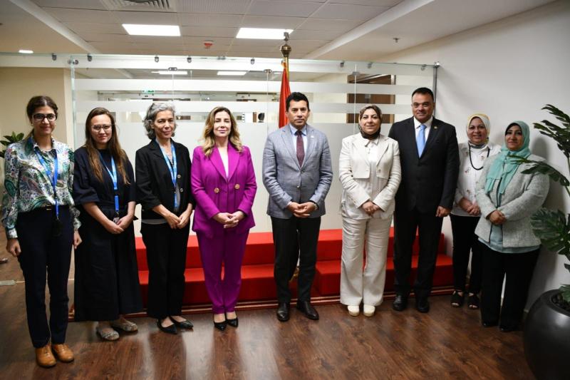وزير الرياضة يلتقي ممثل المفوضية السامية لشئون اللاجئين في مصر