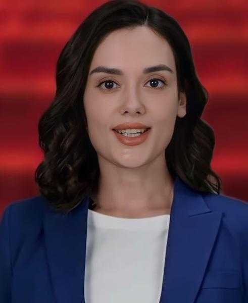من هي مذيعة الذكاء الاصطناعي التي أشعلت السوشيال ميديا؟ - «فيديو صادم»