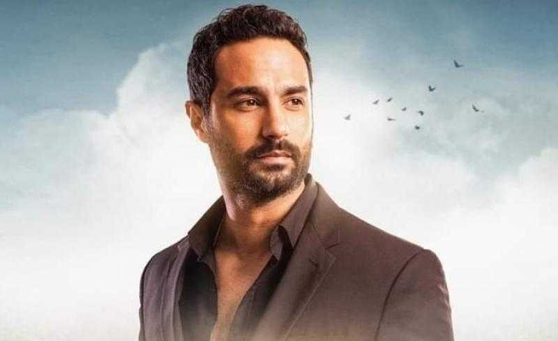 كريم فهمي: «محمد هنيدي أستاذي وتعرضت لحملات تشويه»