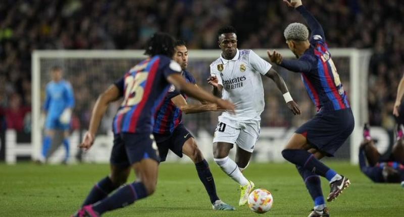 ريال مدريد يضرب برشلونة برباعية في كامب نو ويتأهل لنهائي الكأس