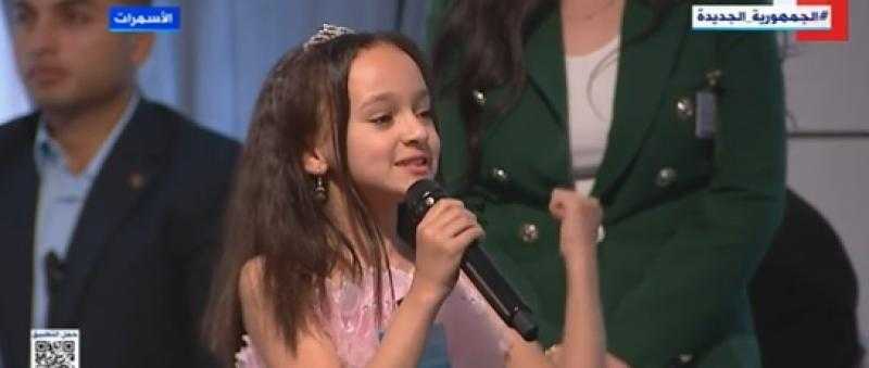 شاهد.. رد فعل الرئيس على قصيدة «توبك الأخضر» لطفلة الأسمرات