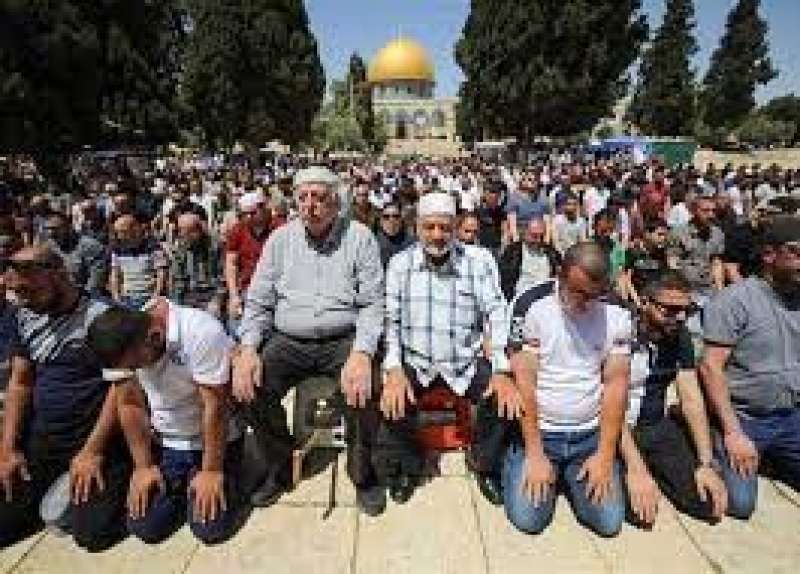 صلاة الجمعة في المسجد الأقصى 