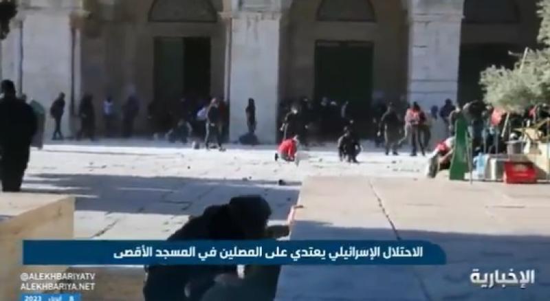 الاعتداء على المصلين في الأقصى