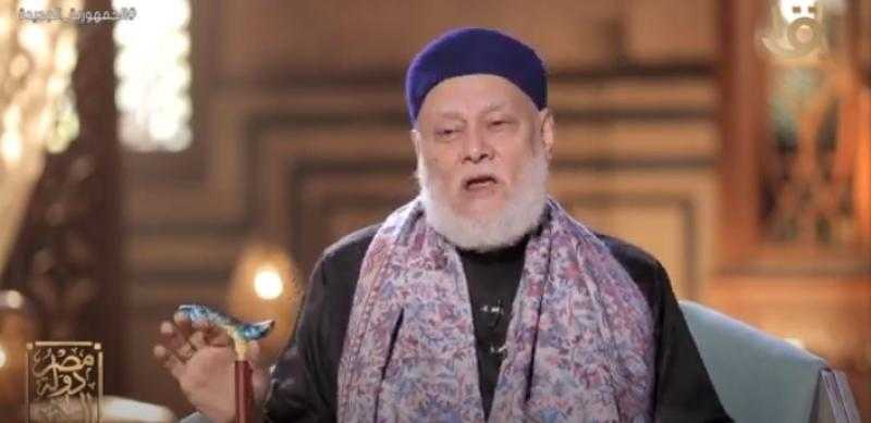 علي جمعة يكشف مفاجأة حدثت مع الشيخ الطبلاوي في جوف الكعبة - فيديو