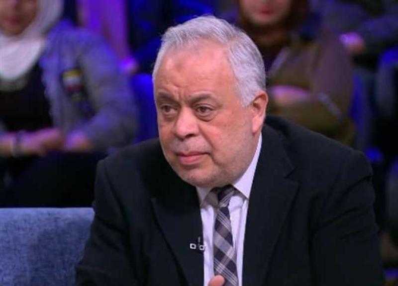 أشرف زكي: «روجينا اتعاقبت بسببي كتير»