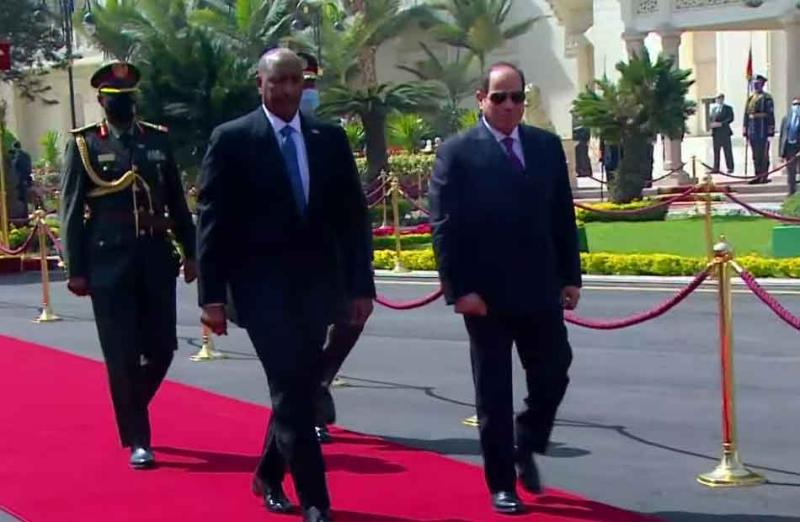 الرئيس السيسي ونظيره السوداني 