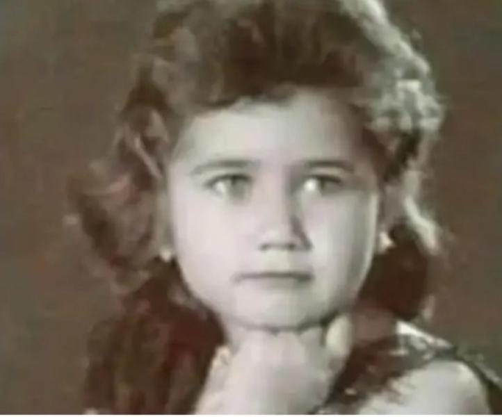 هذه الطفلة أصبحت فنانة شهيرة وتوفى زوجها وعمرها 16 عامًا
