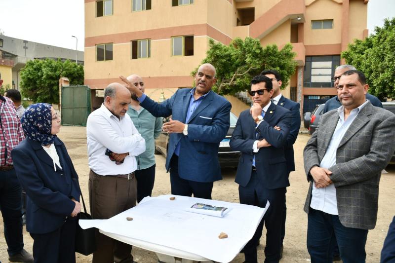وزير الشباب والرياضة يتفقد اعمال تطوير مركز شباب مدينة نصر 