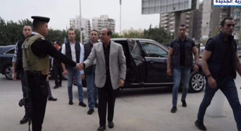 جولة تفقدية مفاجئة للسيسي بقسم مدينة نصر أول