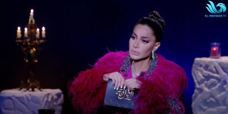 على الهواء.. بسمة وهبة تقطع أسئلة إحدى فقرات ”العرافة” .. «فيديو»