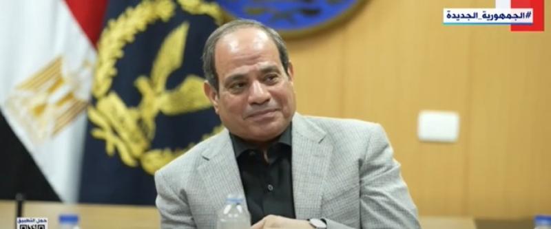 أحد ضباط قسم مدينة نصر للرئيس: «بنطمنك على حالة الأمن العامة».. فيديو