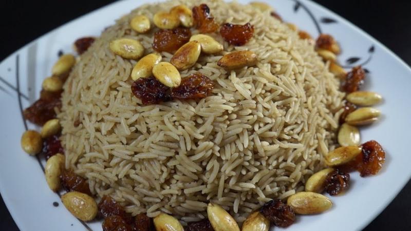 الأرز بالمكسرات