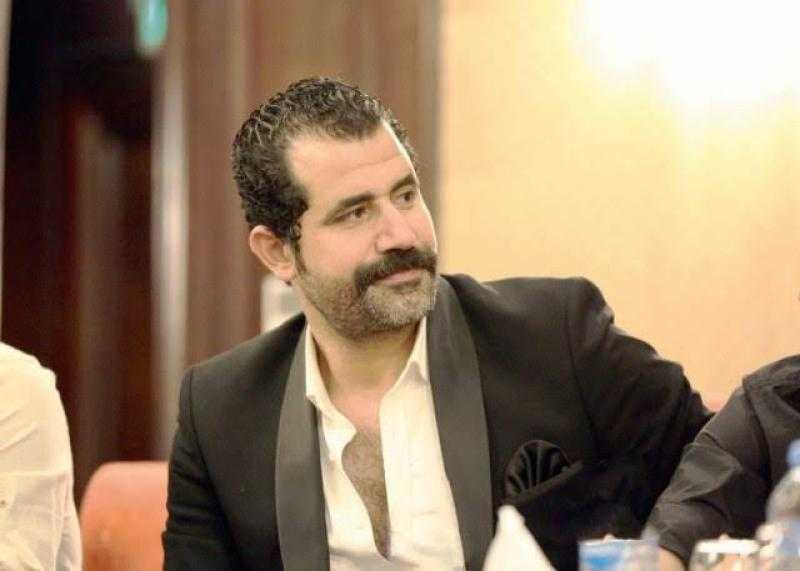 «عامل تسريحة الجدي».. رامز جلال يسخر من محمود حافظ