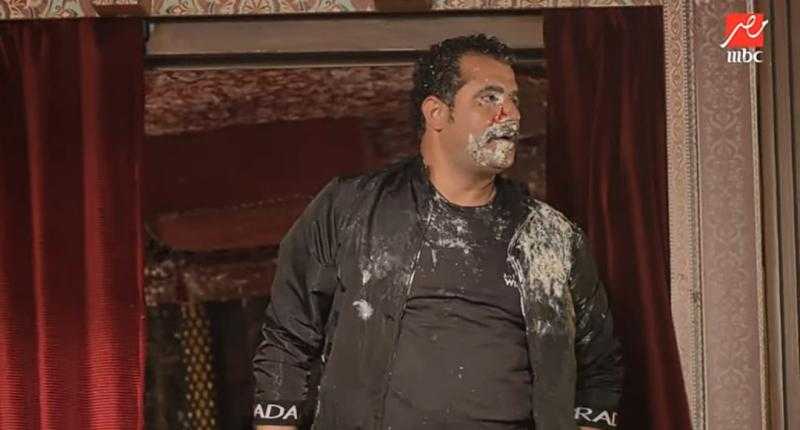 شاهد.. الفنان محمود حافظ يتعرض لإصابة شديدة في رامز نيفر إند