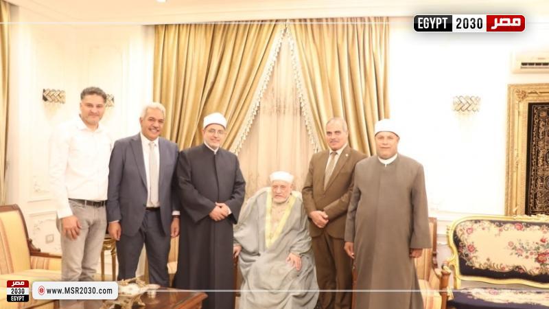 أول ظهور للدكتور أحمد عمر هاشم بعد تحسن حالته الصحية