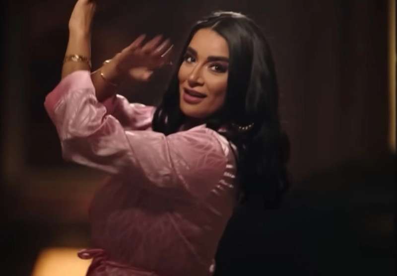 الفنانة جوري بكر