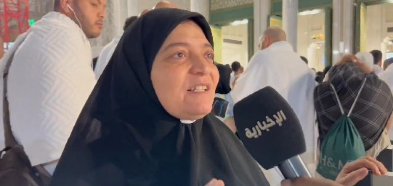 فيديو| معتمرة مصرية تشيد بالخدمات في الحرم المكي: «في كل سجدة بندعي للسعودية»