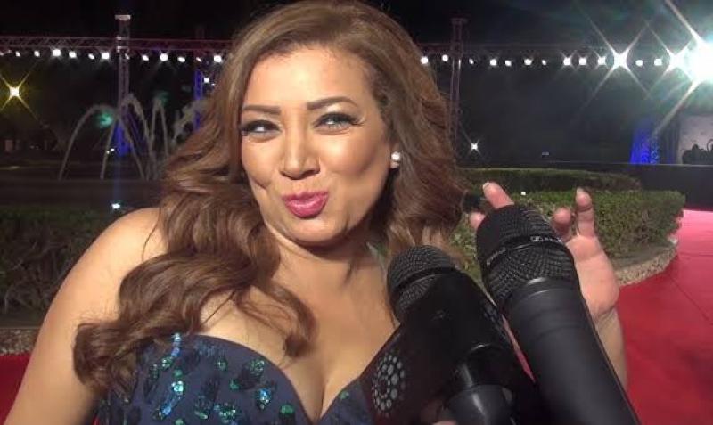 انتصار: أتمنى عودة المايوهات والقبلات للسينما مرة أخرى