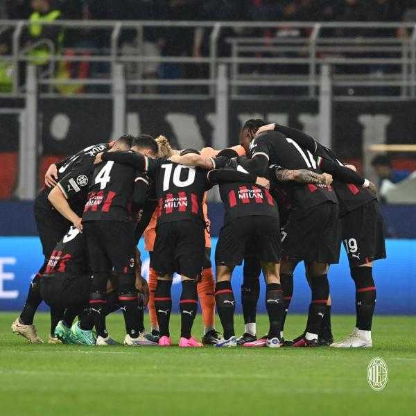 ميلان يفوز على نابولي بهدف في دوري أبطال أوروبا