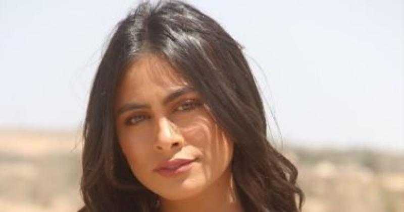 «بدون مكياج».. إطلالة طبيعية للفنانة هاجر أحمد