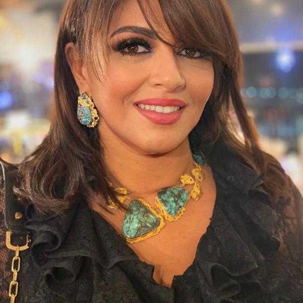 بتيشيرت «الملكة صفصف».. هالة صدقي تمازح جمهورها