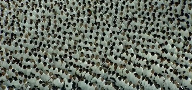 فيديو | مشاهد إيمانية من صلاة الفجر في الحرم المكي يوم 23 رمضان