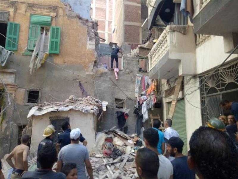 استخراج 3 أشخاص من تحت أنقاض عقار الورديان بالإسكندرية