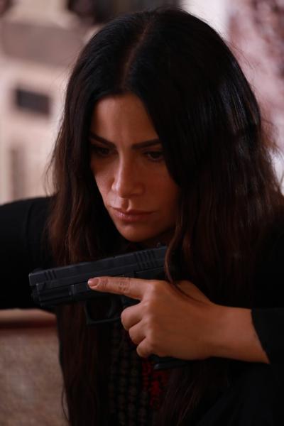 صبا مبارك وكندا حنا في سجون داعش بعد محاولة اغتيال طارق لطفي بـ”ليلة السقوط”