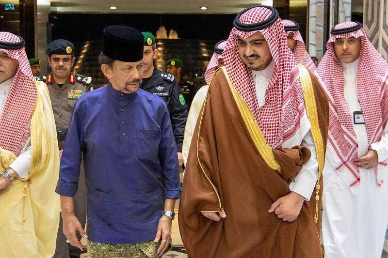 سلطان بروناي دار السلام يغادر جدة