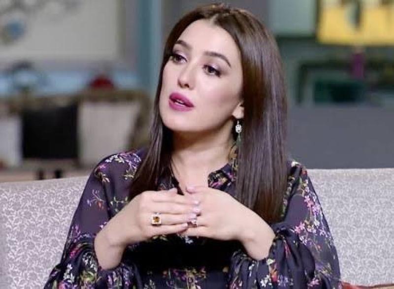 كندة علوش: ”الناس حياتها صعبة ودوري أطبطب عليهم”