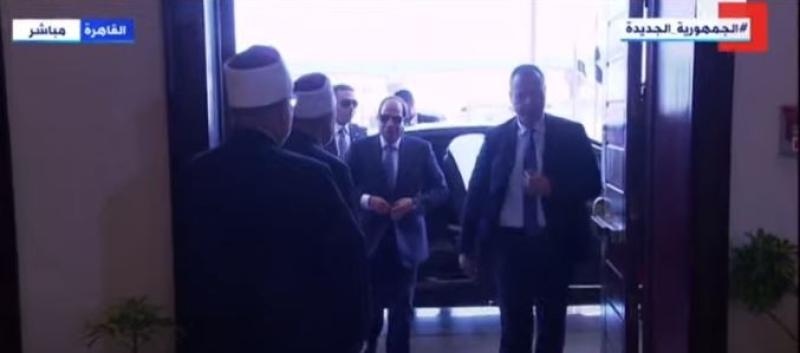 السيسي يصل مقر احتفالية وزارة الأوقاف بليلة القدر