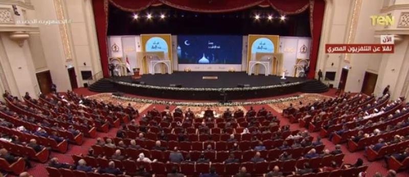 «مصر ربوة الإسلام ودار القرآن».. السيسي يشهد فيلم وثائقي عن جهود الأوقاف في المساجد