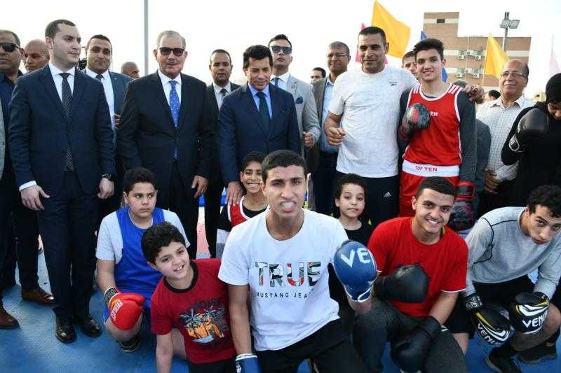 وزير الشباب ومحافظ كفر الشيخ يفتتحان أعمال التطوير بنادي الإرادة والتحدي