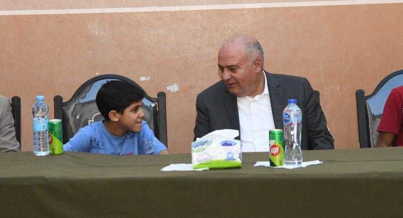 محافظ قنا يشارك أطفال مؤسسة أحمد جبرة الإفطار الجماعي