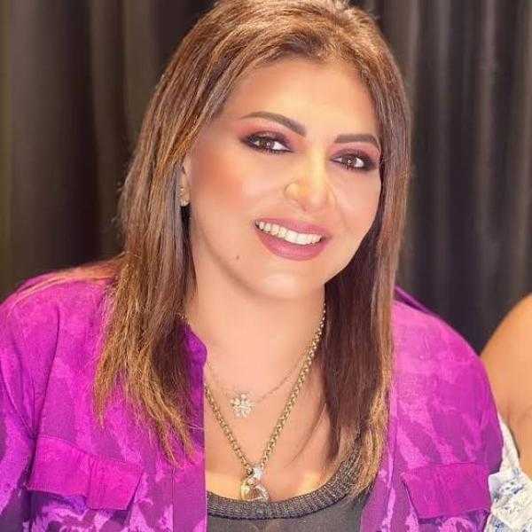 هالة صدقي وأبنائها ضيوف منى الشاذلي في ثاني أيام العيد