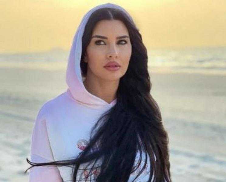 إطلالة ساحرة للفنانة لاميتا فرنجية