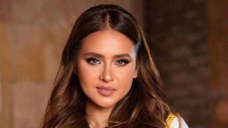 نيللي كريم بإطلالة رومانسية برفقة زوجها