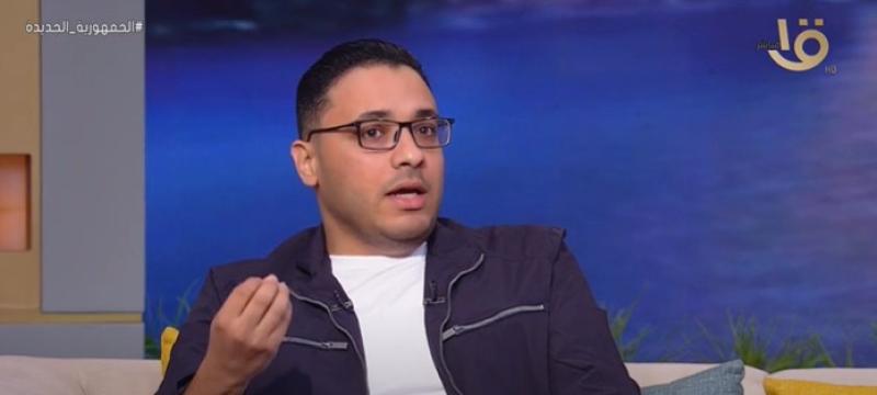 ناقد موسيقي يكشف أهمية التترات في المسلسلات.. «فيديو»