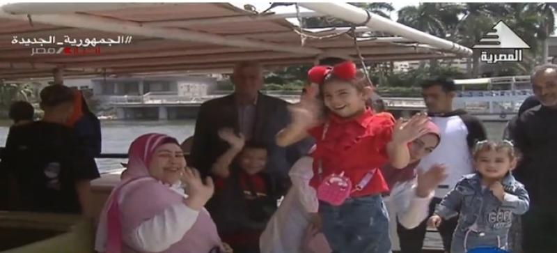 تزامنا مع ثاني أيام العيد.. إقبال ملحوظ على الأتوبيس النهري بالمرسى النيلي «فيديو»