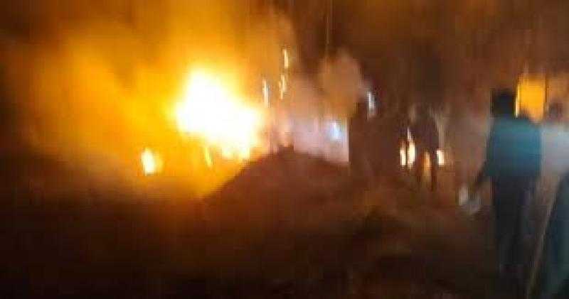 السيطرة على حريق ضخم داخل جراج ”تكاتك” في الغربية