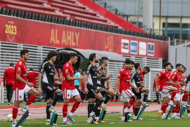الأهلي يواصل تدريباته على ملعب التتش